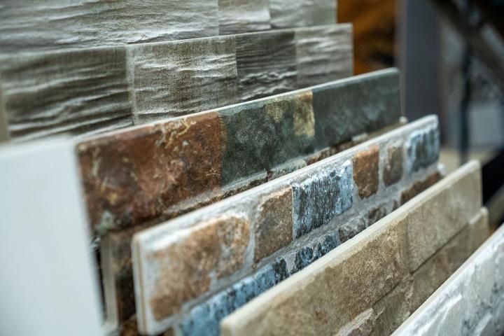 Vente de faïence à Orange