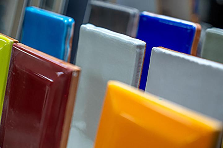 Vente de faïence à Orange