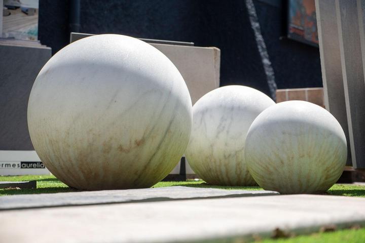 Vente de décorations extérieures à Orange